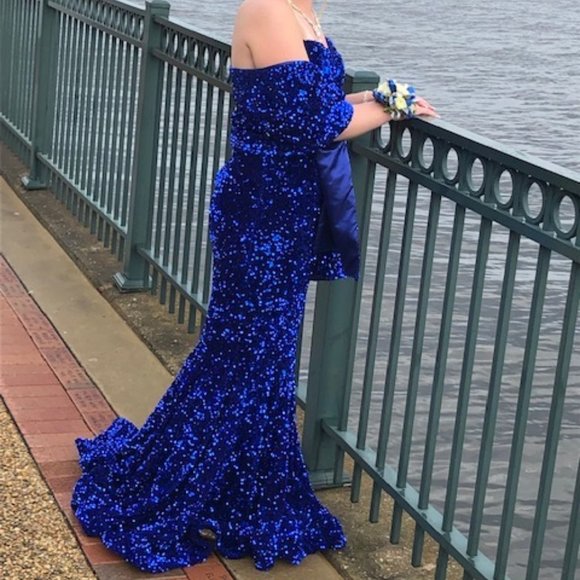 Gorgeous PORTIA & SCARLETT Blue Formal Gown - Picture 2 of 4